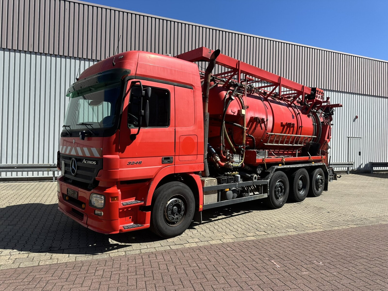 Mercedes-Benz Actros 3246 L 8x2 Actros 3246 L 8x2, Hellmers Saug- und Spülwagen ca. 15m³ - Kamion: slika 1 Mercedes-Benz Actros 3246 L 8x2 Actros 3246 L 8x2, Hellmers Saug- und Spülwagen ca. 15m³ - Kamion: slika 1