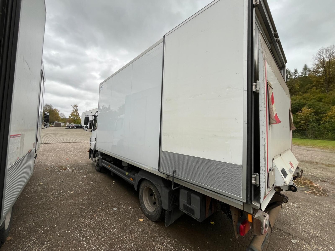 Mercedes-Benz Atego 816 4x2 Atego 816 4x2, Kühlkoffer, Trennwand, ThermoKing, LBW Sörensen - Kamion: slika 4 Mercedes-Benz Atego 816 4x2 Atego 816 4x2, Kühlkoffer, Trennwand, ThermoKing, LBW Sörensen - Kamion: slika 4
