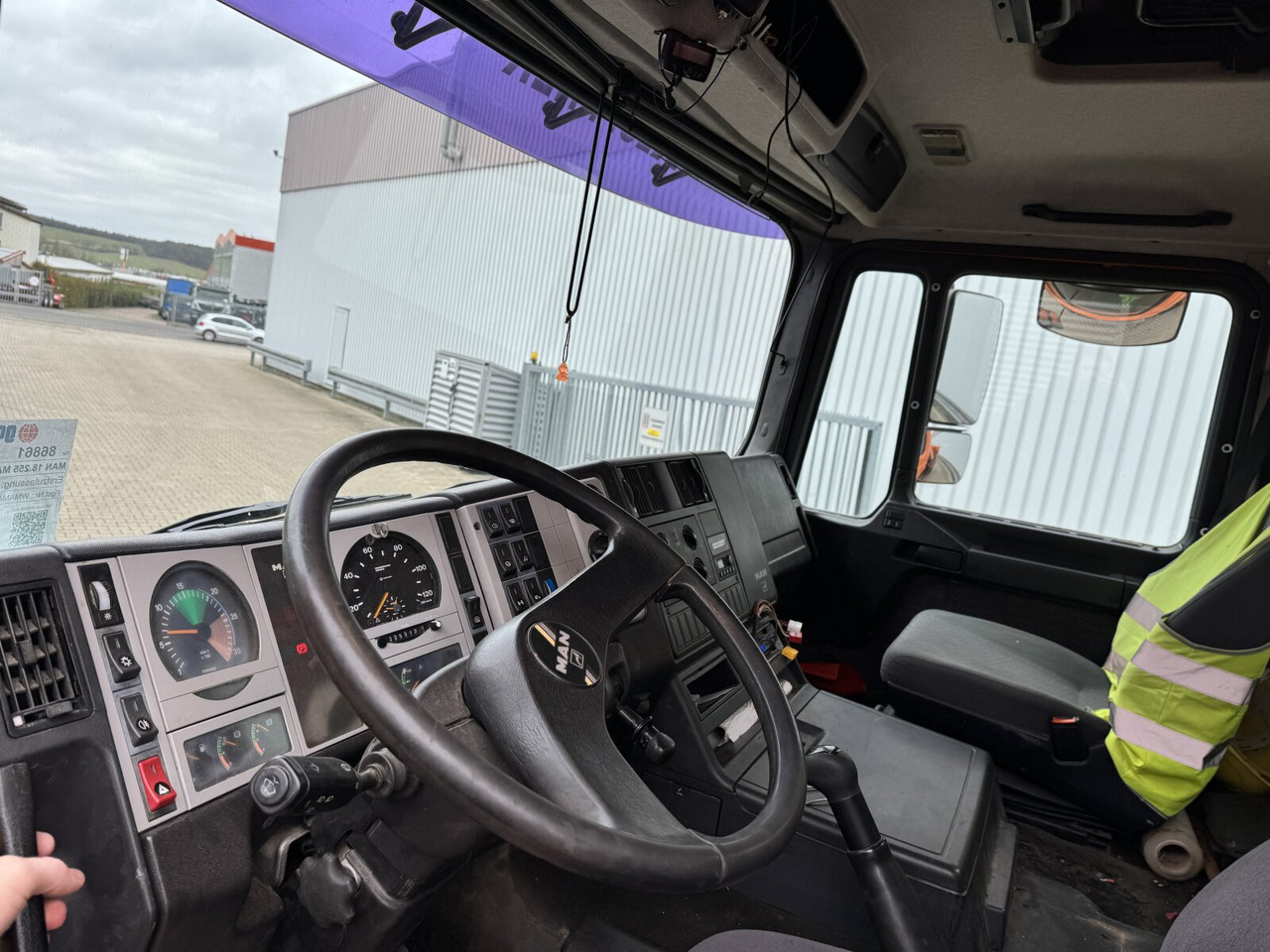 MAN 18.255 MAK 4x4 BB 18.255 MAK 4x4 BB, Kran Atlas AK 85.1 A1 - Kamion sa golom šasijom i zatvorenom kabinom, Kamion sa dizalicom: slika 4 MAN 18.255 MAK 4x4 BB 18.255 MAK 4x4 BB, Kran Atlas AK 85.1 A1 - Kamion sa golom šasijom i zatvorenom kabinom, Kamion sa dizalicom: slika 4