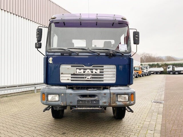 MAN T40 26.364/414 6x4, 6-Zylinder T40 26.364/414 6x4, 6-Zylinder - Kamion sa golom šasijom i zatvorenom kabinom: slika 4 MAN T40 26.364/414 6x4, 6-Zylinder T40 26.364/414 6x4, 6-Zylinder - Kamion sa golom šasijom i zatvorenom kabinom: slika 4