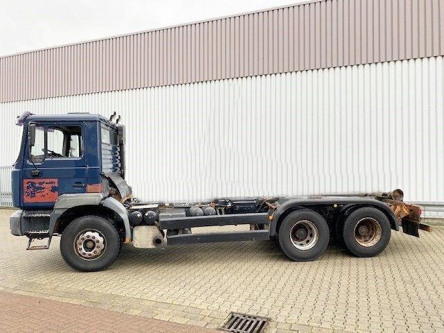 MAN T40 26.364/414 6x4, 6-Zylinder T40 26.364/414 6x4, 6-Zylinder - Kamion sa golom šasijom i zatvorenom kabinom: slika 5 MAN T40 26.364/414 6x4, 6-Zylinder T40 26.364/414 6x4, 6-Zylinder - Kamion sa golom šasijom i zatvorenom kabinom: slika 5
