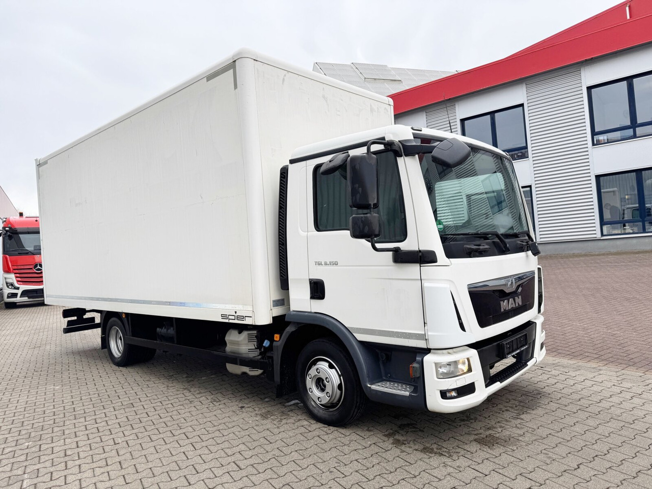 Interior photo 2: Kamion sa zatvorenim sandukom MAN TGL 8.150 4x2 BL TGL 8.150 4x2 BL, Möbelkoffer mit Rolltor