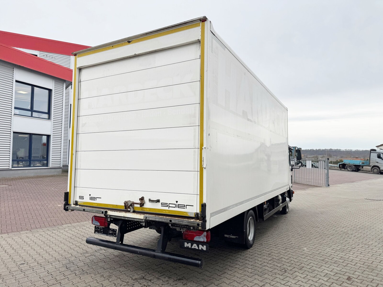 Kamion sa zatvorenim sandukom MAN TGL 8.150 4x2 BL TGL 8.150 4x2 BL, Möbelkoffer mit Rolltor: slika 8