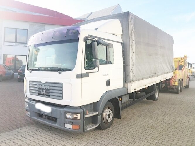 MAN TGL 8.210 BL 4x2 TGL 8.210 BL 4x2 mit LBW, Motorschaden! - Kamion sa ceradom: slika 2 MAN TGL 8.210 BL 4x2 TGL 8.210 BL 4x2 mit LBW, Motorschaden! - Kamion sa ceradom: slika 2