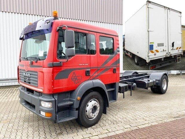 MAN TGM 18.280 4x2 BL Doka TGM 18.280 4x2 BL Doka - Kamion sa golom šasijom i zatvorenom kabinom: slika 1 MAN TGM 18.280 4x2 BL Doka TGM 18.280 4x2 BL Doka - Kamion sa golom šasijom i zatvorenom kabinom: slika 1