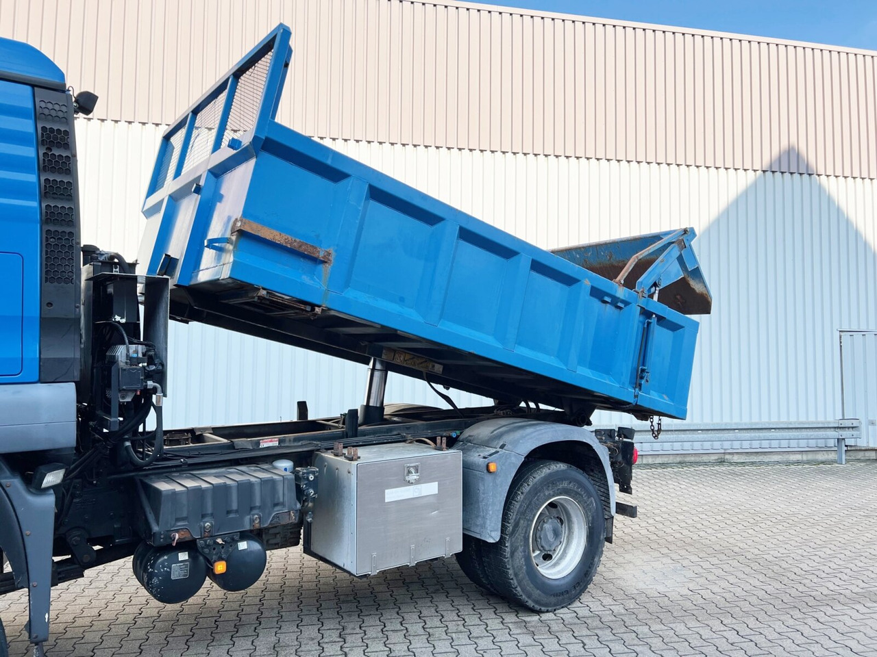 MAN TGS 18.360 4X4 BL TGS 18.360 4X4 BL, Hinterkipper, hydr. Heckklappe, Winterdienstausstattung - Istovarivač: slika 4 MAN TGS 18.360 4X4 BL TGS 18.360 4X4 BL, Hinterkipper, hydr. Heckklappe, Winterdienstausstattung - Istovarivač: slika 4