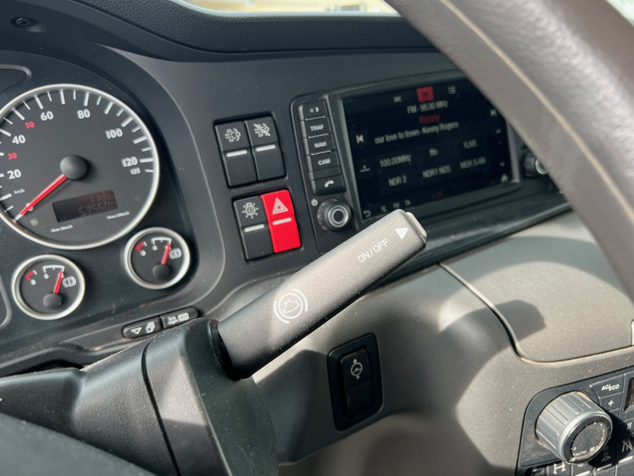 MAN TGS 26.360/400 6x2-4 BL TGS 26.360/400 6x2-4 BL, Lenk-/Lift, Kran Atlas AK 206.3E A5, Funk - Kamion sa hidrauličnom kukom, Kamion sa dizalicom: slika 2 MAN TGS 26.360/400 6x2-4 BL TGS 26.360/400 6x2-4 BL, Lenk-/Lift, Kran Atlas AK 206.3E A5, Funk - Kamion sa hidrauličnom kukom, Kamion sa dizalicom: slika 2