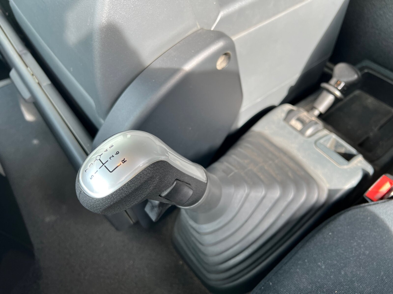 MAN TGS 26.360/400 6x2-4 BL TGS 26.360/400 6x2-4 BL, Lenk-/Lift, Kran Atlas AK 206.3E A5, Funk - Kamion sa dizalicom, Kamion sa tovarnim sandukom: slika 5 MAN TGS 26.360/400 6x2-4 BL TGS 26.360/400 6x2-4 BL, Lenk-/Lift, Kran Atlas AK 206.3E A5, Funk - Kamion sa dizalicom, Kamion sa tovarnim sandukom: slika 5