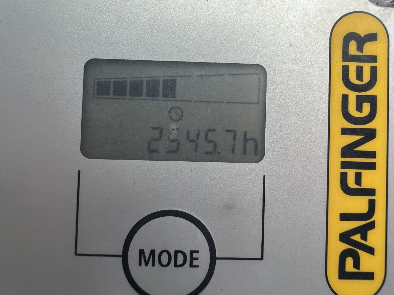 MAN TGS 26.400 6x2-4 LL TGS 26.400 6x2-4 LL, Navi, Lenk-/Liftachse, Heckkran Palfinger PK20001-K B, Funk - Kamion sa dizalicom, Kamion sa tovarnim sandukom: slika 2 MAN TGS 26.400 6x2-4 LL TGS 26.400 6x2-4 LL, Navi, Lenk-/Liftachse, Heckkran Palfinger PK20001-K B, Funk - Kamion sa dizalicom, Kamion sa tovarnim sandukom: slika 2
