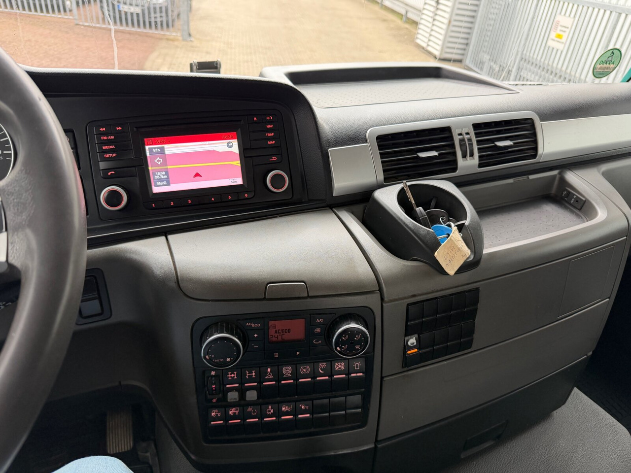 MAN TGS 26.480 6x4 BL TGS 26.480 6x4 BL, Motorabtrieb, Navi, Intarder, Hyva 20.60 S - Kamion sa hidrauličnom kukom: slika 5 MAN TGS 26.480 6x4 BL TGS 26.480 6x4 BL, Motorabtrieb, Navi, Intarder, Hyva 20.60 S - Kamion sa hidrauličnom kukom: slika 5