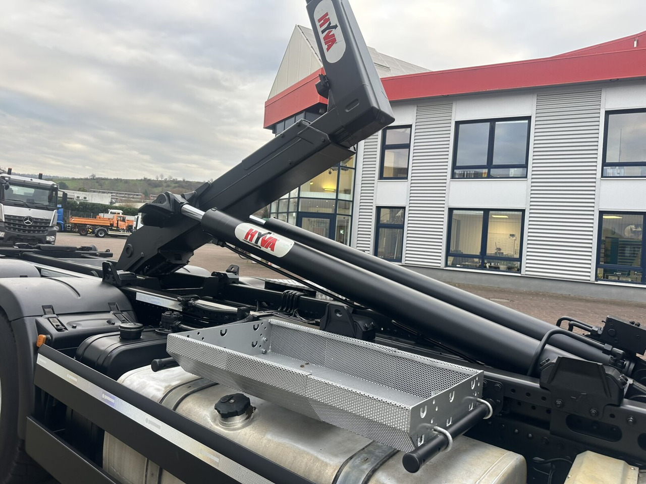 MAN TGS 26.480 6x4 BL TGS 26.480 6x4 BL, Motorabtrieb, Navi, Intarder, Hyva 20.60 S - Kamion sa hidrauličnom kukom: slika 5 MAN TGS 26.480 6x4 BL TGS 26.480 6x4 BL, Motorabtrieb, Navi, Intarder, Hyva 20.60 S - Kamion sa hidrauličnom kukom: slika 5