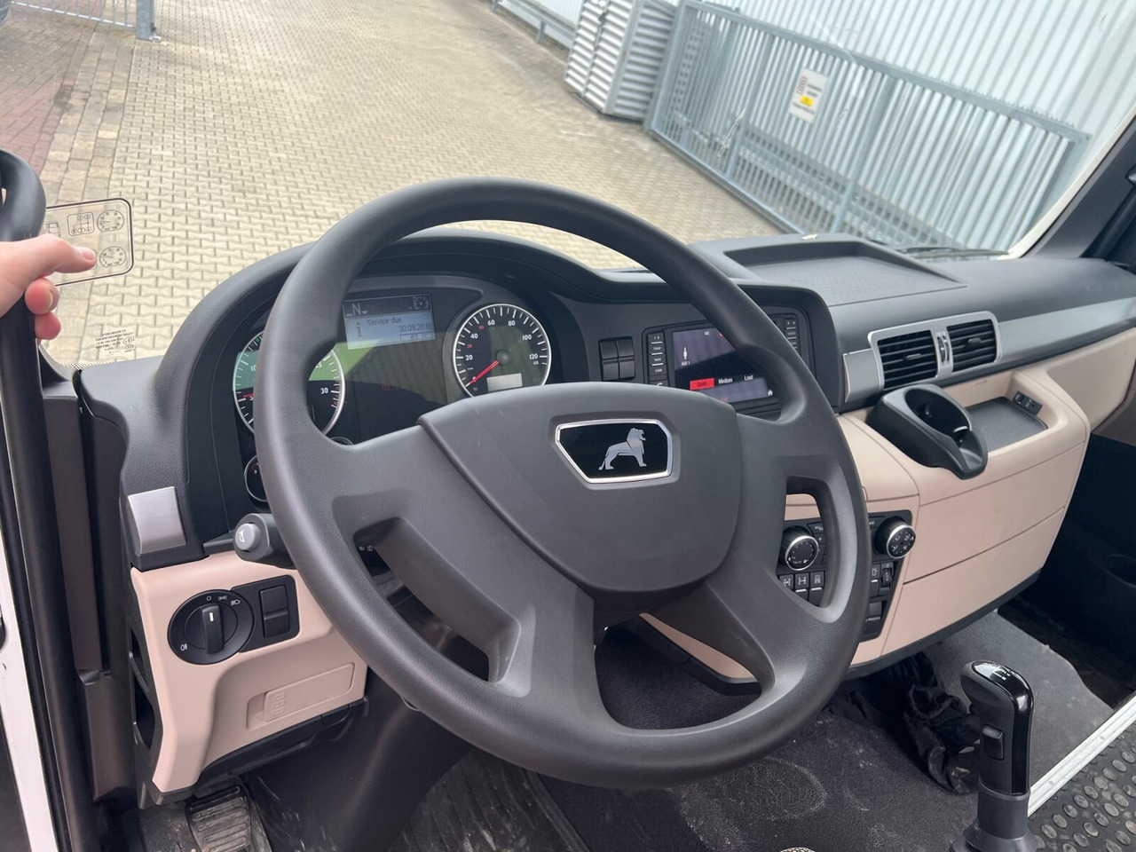 MAN TGS 33.360/440 6x4 BB TGS 33.360/440 6x4 BB, Häckslerkabine, NMV Nebenantrieb - Kamion sa golom šasijom i zatvorenom kabinom: slika 3 MAN TGS 33.360/440 6x4 BB TGS 33.360/440 6x4 BB, Häckslerkabine, NMV Nebenantrieb - Kamion sa golom šasijom i zatvorenom kabinom: slika 3