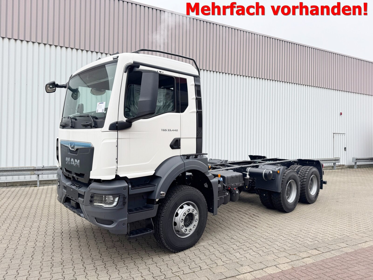 MAN TGS 33.440 6x4 BB TGS 33.440 6x4 BB - Kamion sa golom šasijom i zatvorenom kabinom: slika 1 MAN TGS 33.440 6x4 BB TGS 33.440 6x4 BB - Kamion sa golom šasijom i zatvorenom kabinom: slika 1