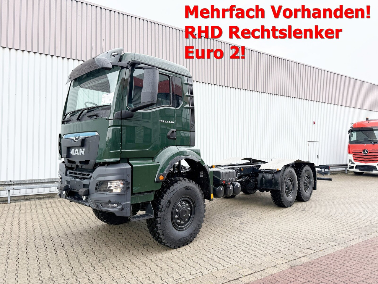 MAN TGS 33.440 6x6 BB CH RHD TGS 33.440 6x6 BB CH RHD, Euro2, Rechtslenker, Einzelbereifung - Kamion sa golom šasijom i zatvorenom kabinom: slika 1 MAN TGS 33.440 6x6 BB CH RHD TGS 33.440 6x6 BB CH RHD, Euro2, Rechtslenker, Einzelbereifung - Kamion sa golom šasijom i zatvorenom kabinom: slika 1