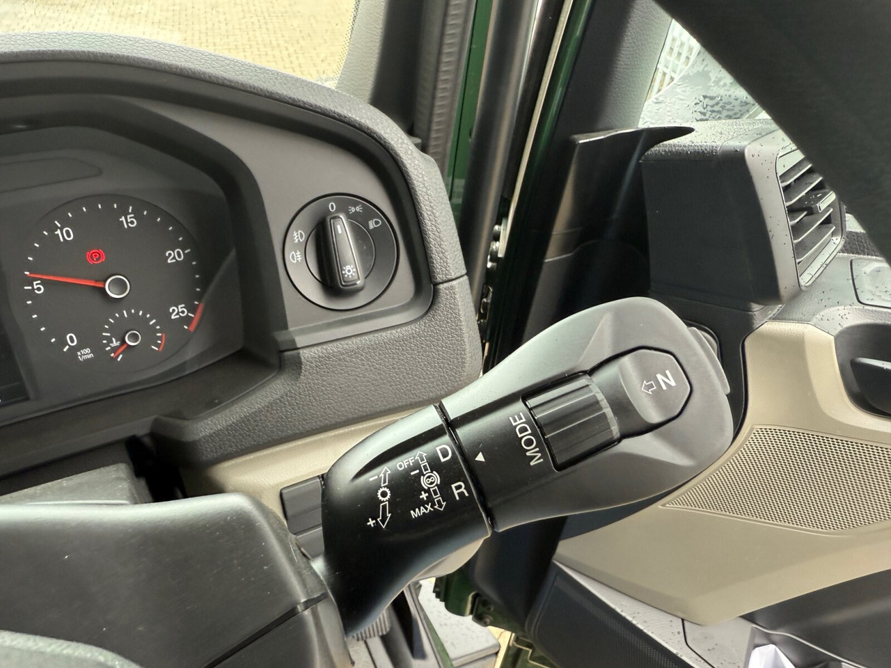 MAN TGS 33.440 6x6 BB CH RHD TGS 33.440 6x6 BB CH RHD, Euro2, Rechtslenker, Einzelbereifung - Kamion sa golom šasijom i zatvorenom kabinom: slika 4 MAN TGS 33.440 6x6 BB CH RHD TGS 33.440 6x6 BB CH RHD, Euro2, Rechtslenker, Einzelbereifung - Kamion sa golom šasijom i zatvorenom kabinom: slika 4