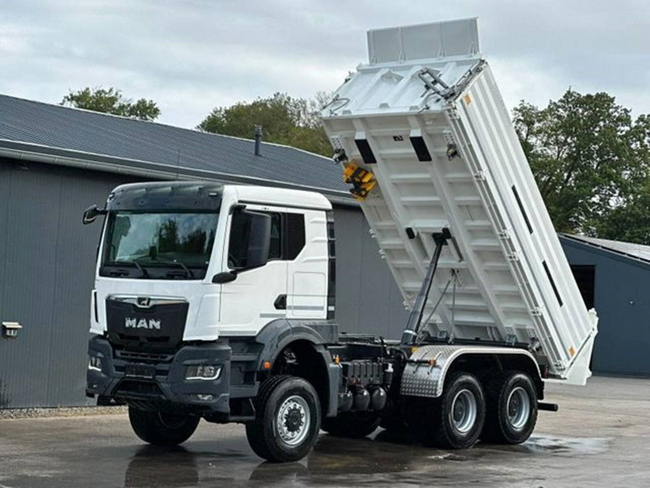 MAN TGS 33.480 6x6 BB CH TGS 33.480 6x6 BB CH, Hohe Bauart, Nebenantrieb - Istovarivač: slika 1 MAN TGS 33.480 6x6 BB CH TGS 33.480 6x6 BB CH, Hohe Bauart, Nebenantrieb - Istovarivač: slika 1