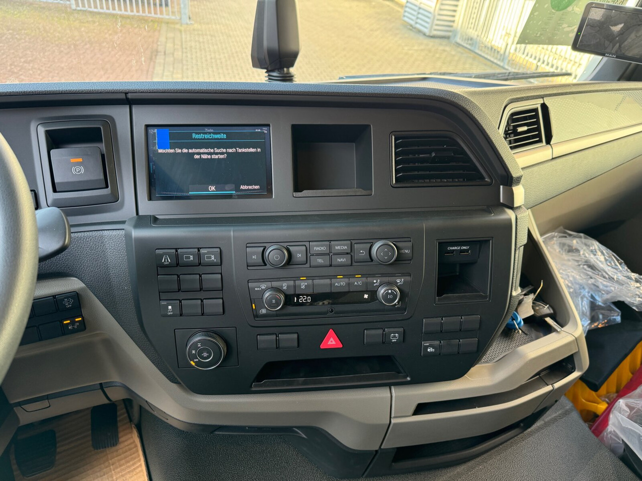 MAN TGS 35.480 8x6H BL CH TGS 35.480 8x6H BL CH, HydroDrive, Navi, Nebenantrieb - Kamion sa hidrauličnom kukom: slika 5 MAN TGS 35.480 8x6H BL CH TGS 35.480 8x6H BL CH, HydroDrive, Navi, Nebenantrieb - Kamion sa hidrauličnom kukom: slika 5