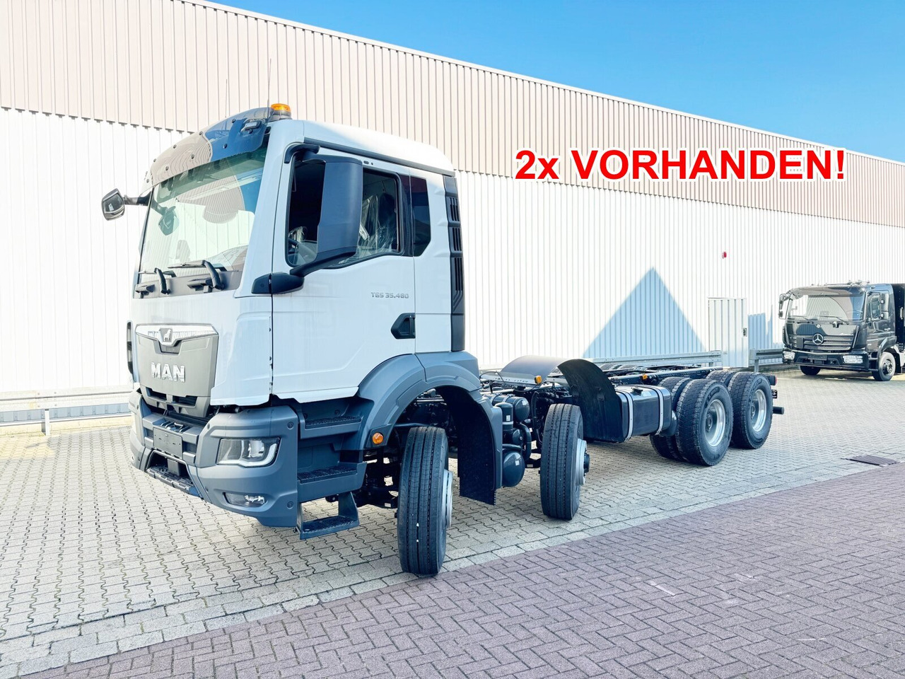 MAN TGS 35.480 8x6H BL CH TGS 35.480 8x6H BL CH, HydroDrive, Navi, Nebenantrieb - Kamion sa golom šasijom i zatvorenom kabinom: slika 1 MAN TGS 35.480 8x6H BL CH TGS 35.480 8x6H BL CH, HydroDrive, Navi, Nebenantrieb - Kamion sa golom šasijom i zatvorenom kabinom: slika 1