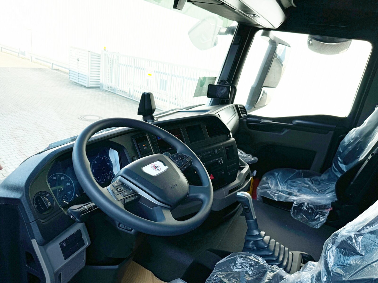 MAN TGS 35.480 8x6H BL CH TGS 35.480 8x6H BL CH, HydroDrive, Navi, Nebenantrieb - Kamion sa golom šasijom i zatvorenom kabinom: slika 3 MAN TGS 35.480 8x6H BL CH TGS 35.480 8x6H BL CH, HydroDrive, Navi, Nebenantrieb - Kamion sa golom šasijom i zatvorenom kabinom: slika 3