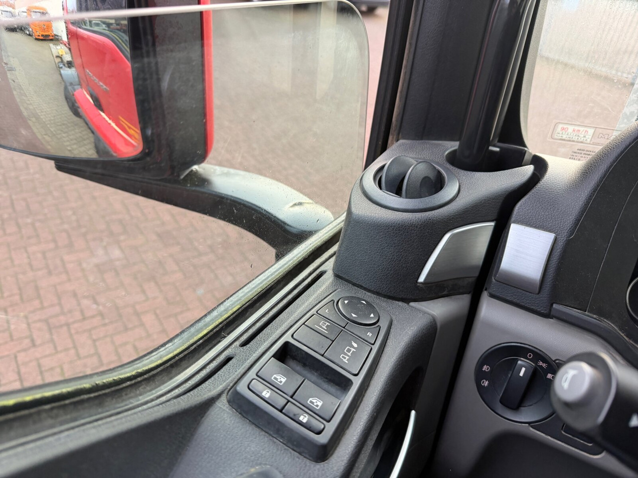 MAN TGS 35.500 8x4 BB TGS 35.500 8x4 BB, Pritarder, Meiller RK 30.65 - Kamion sa hidrauličnom kukom: slika 5 MAN TGS 35.500 8x4 BB TGS 35.500 8x4 BB, Pritarder, Meiller RK 30.65 - Kamion sa hidrauličnom kukom: slika 5