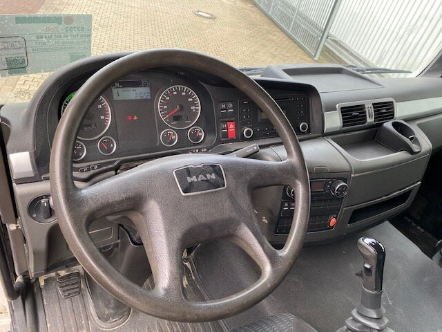Interior photo 3: Kamion cisterna MAN TGS 40.400 6x4 BB TGS 40.400 6x4 BB mit 20.000l Tank