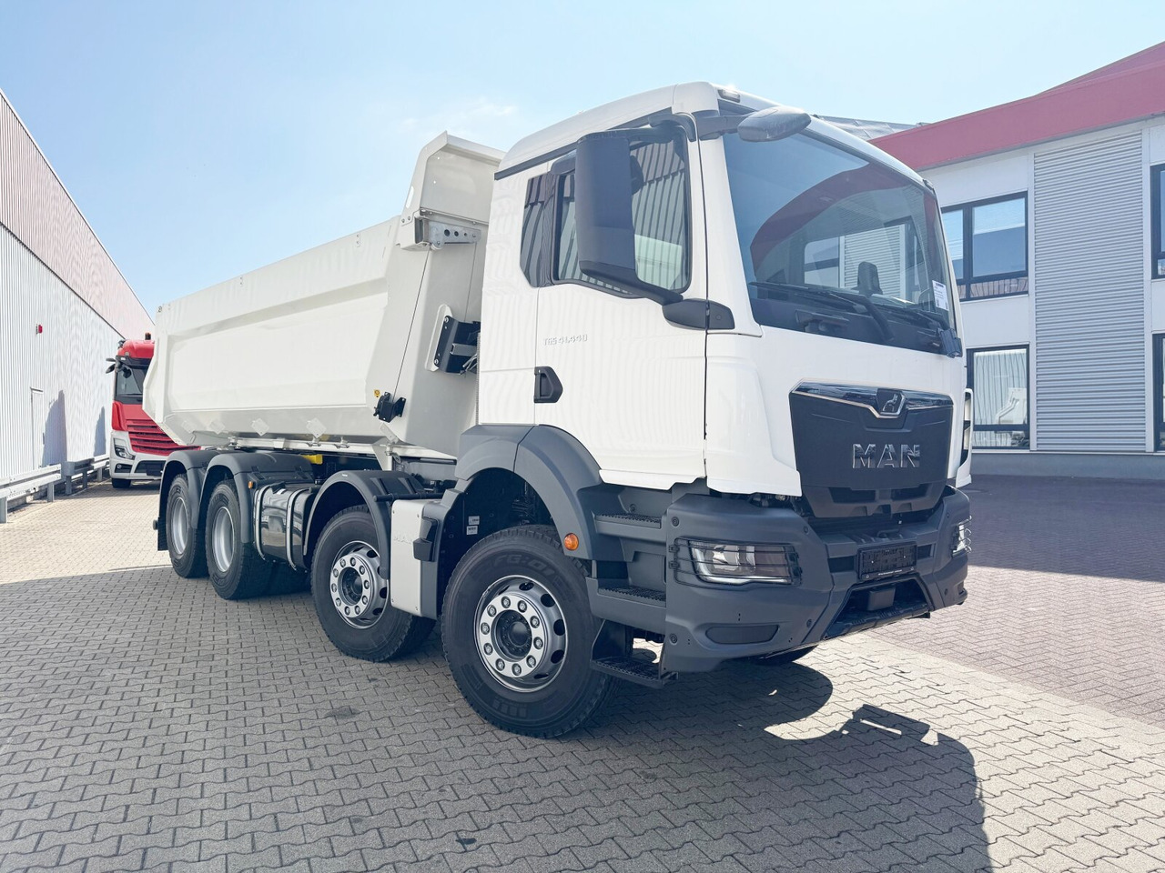 Kamion sa golom šasijom i zatvorenom kabinom novi MAN TGS 41.440/480 8x4 BB TGS 41.440/480 8x4 BB, Standard Mulde ca. 18m³: slika 8 Kamion sa golom šasijom i zatvorenom kabinom novi MAN TGS 41.440/480 8x4 BB TGS 41.440/480 8x4 BB, Standard Mulde ca. 18m³: slika 8