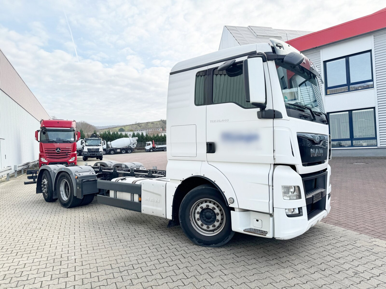 Kamion sa golom šasijom i zatvorenom kabinom MAN TGX 26.440 6X2-4 LL TGX 26.440 6X2-4 LL, Lift-/Lenkachse: slika 7