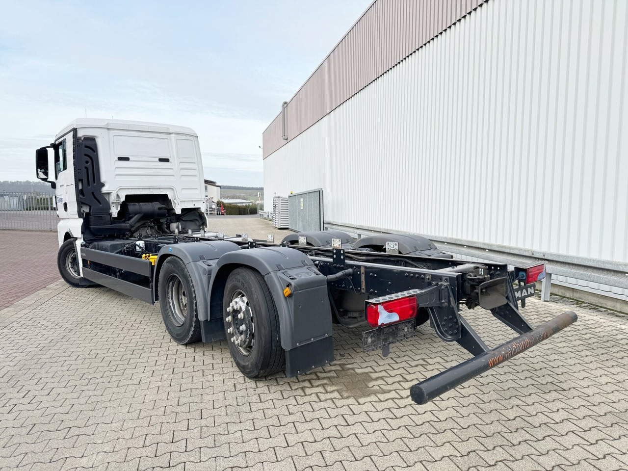 Kamion sa golom šasijom i zatvorenom kabinom MAN TGX 26.440 6X2-4 LL TGX 26.440 6X2-4 LL, Lift-/Lenkachse: slika 10
