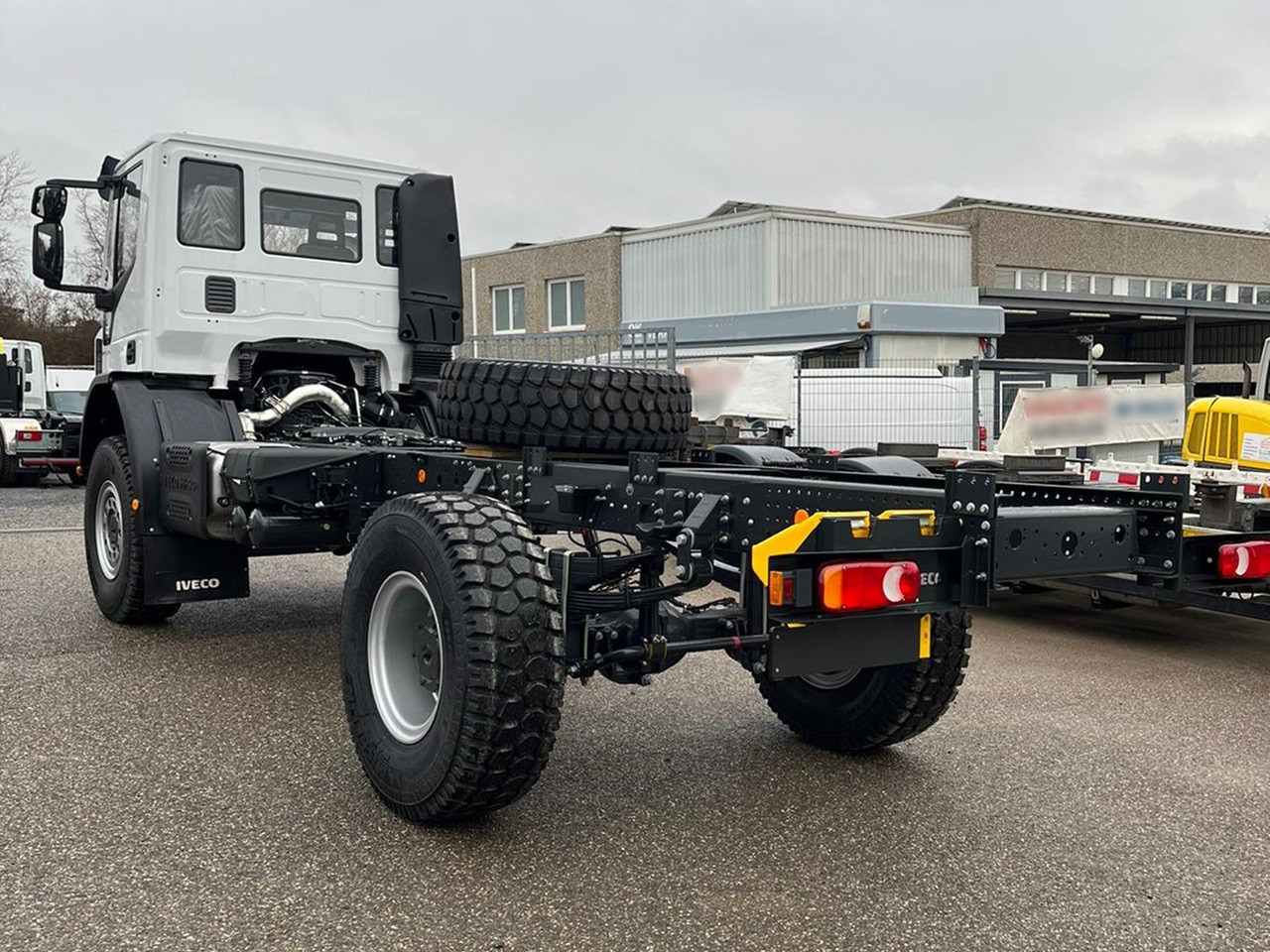 Kamion sa golom šasijom i zatvorenom kabinom novi ML150E25WS 4x4 ML150E25WS 4x4, Einzelbereifung, 4x VORNANDEN!: slika 9