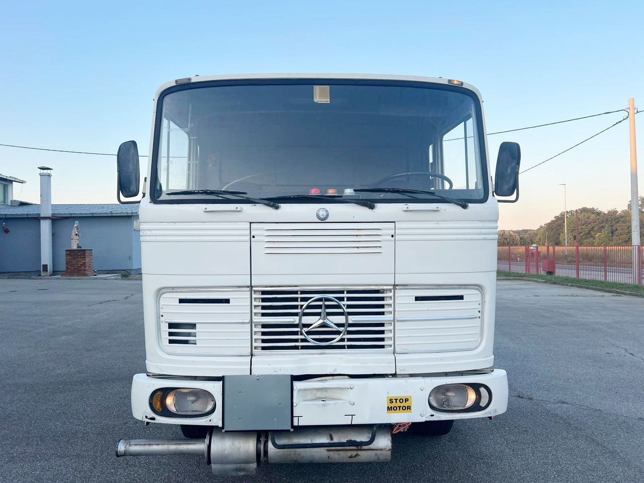 Mercedes-Benz 1923 4x2 1923 4x2 - Kamion sa golom šasijom i zatvorenom kabinom: slika 4 Mercedes-Benz 1923 4x2 1923 4x2 - Kamion sa golom šasijom i zatvorenom kabinom: slika 4