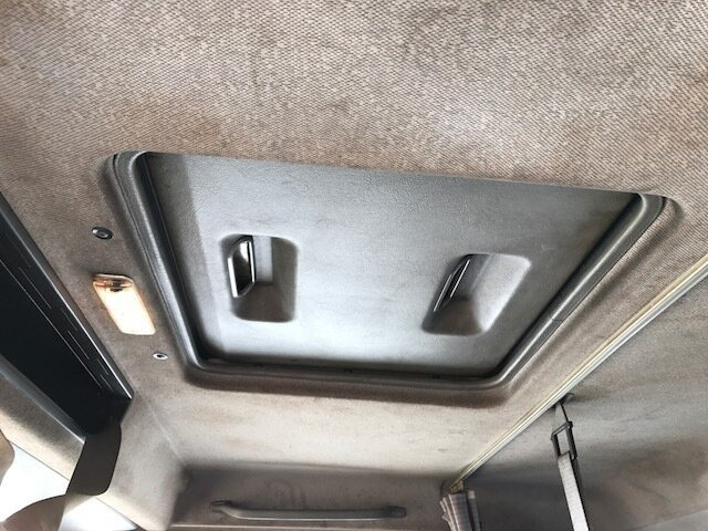 Mercedes-Benz 2638 K 6x4 2638 K 6x4 - Kamion sa golom šasijom i zatvorenom kabinom: slika 2 Mercedes-Benz 2638 K 6x4 2638 K 6x4 - Kamion sa golom šasijom i zatvorenom kabinom: slika 2