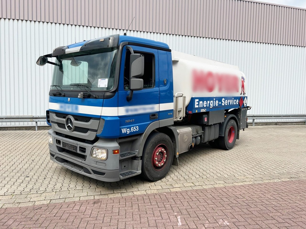 Mercedes-Benz Actros 1841 L 4x2 Actros 1841 L 4x2, Esterer-Tankaufbau, 3 Kammern, 14.000l, ADR - Kamion cisterna: slika 1 Mercedes-Benz Actros 1841 L 4x2 Actros 1841 L 4x2, Esterer-Tankaufbau, 3 Kammern, 14.000l, ADR - Kamion cisterna: slika 1