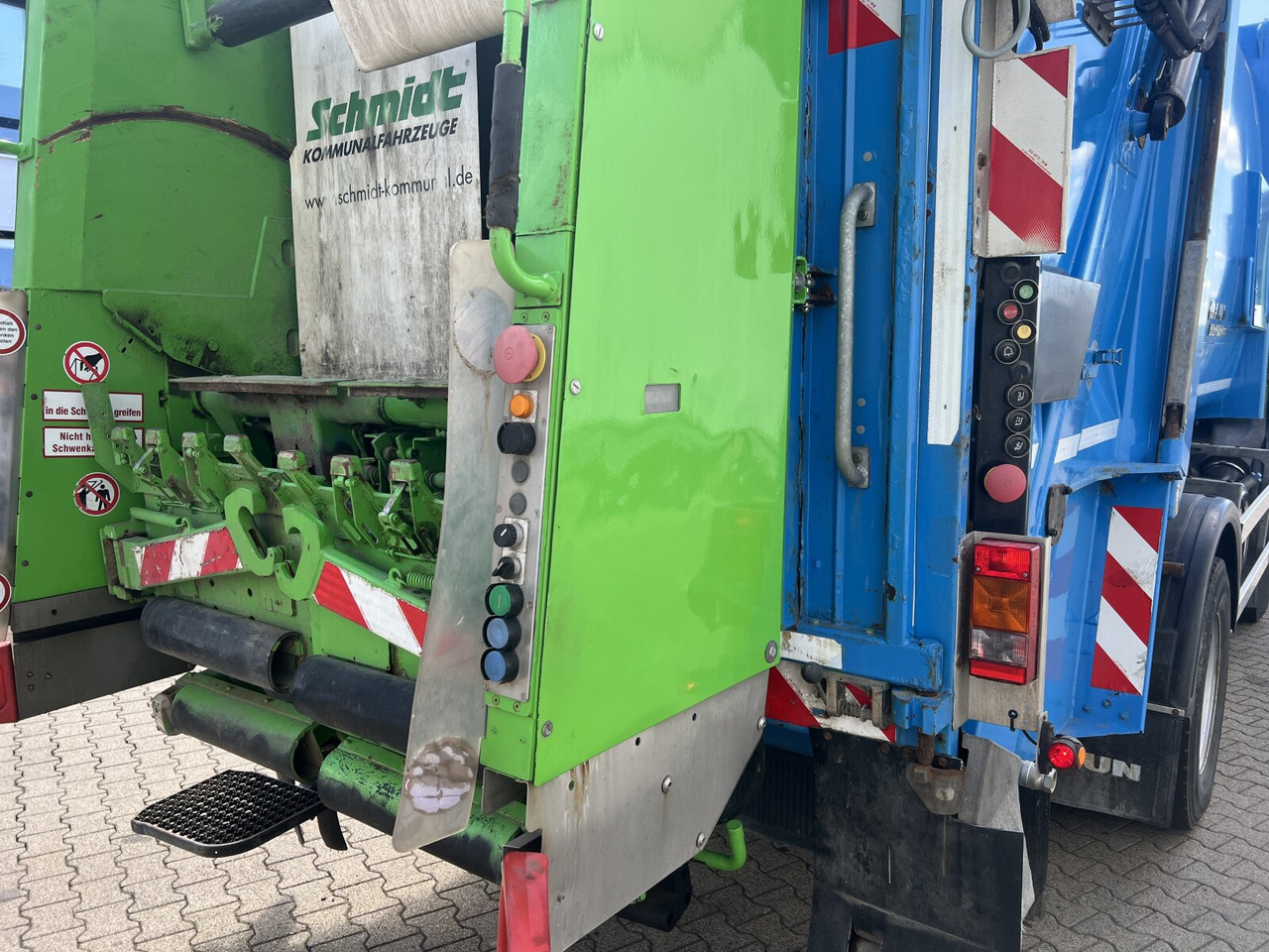 Mercedes-Benz Actros 2032 LA 4x4 Actros 2032 LA 4x4, Faun Variopress 310 ca. 10m³, Zöller Schüttung - Kamion za smeće: slika 3 Mercedes-Benz Actros 2032 LA 4x4 Actros 2032 LA 4x4, Faun Variopress 310 ca. 10m³, Zöller Schüttung - Kamion za smeće: slika 3