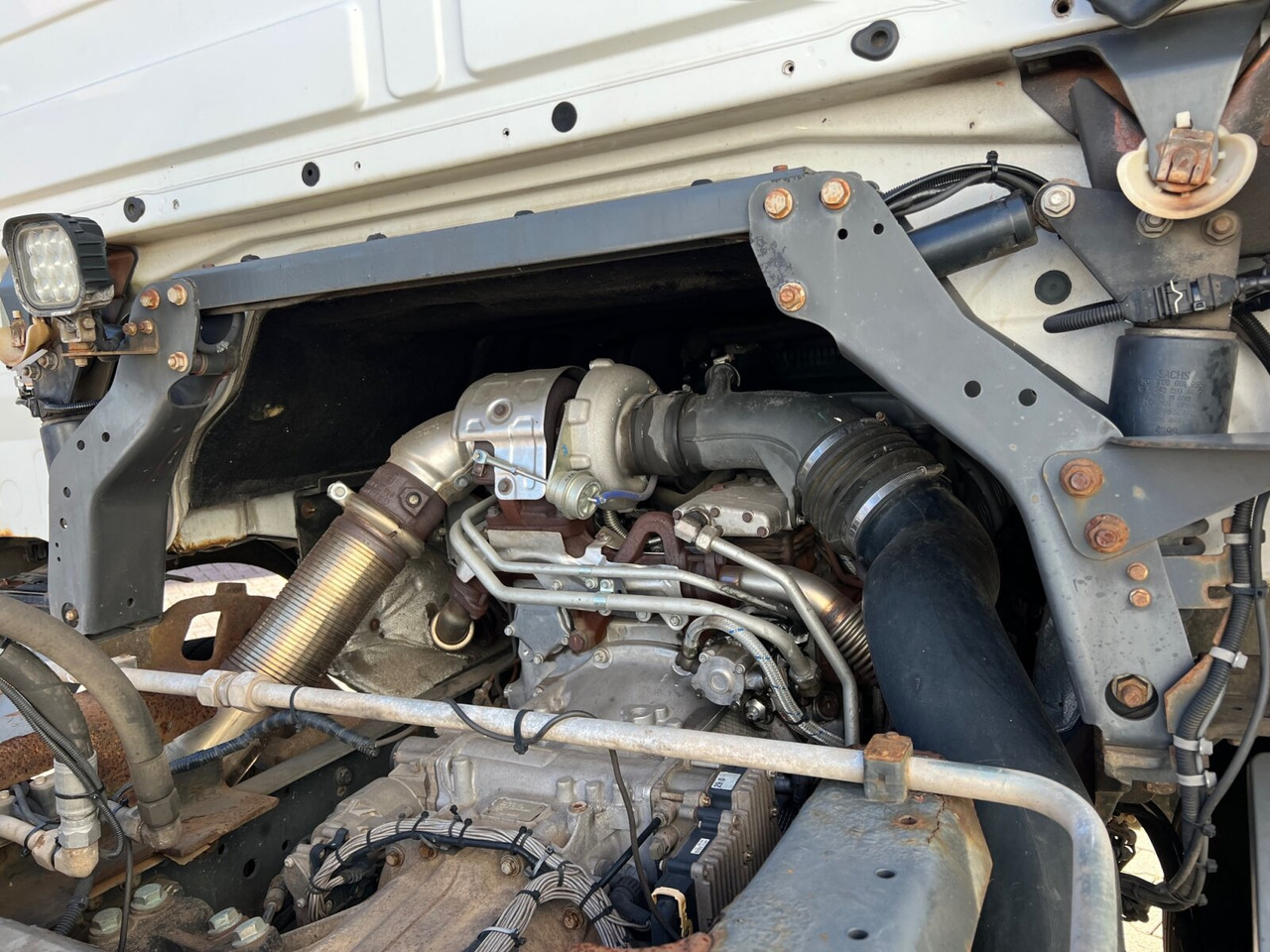 Kamion sa hidrauličnom kukom Mercedes-Benz Actros 2541 L 6x2 Actros 2541 L 6x2/48 Retarder, Lenk-/Liftachse: slika 9 Kamion sa hidrauličnom kukom Mercedes-Benz Actros 2541 L 6x2 Actros 2541 L 6x2/48 Retarder, Lenk-/Liftachse: slika 9