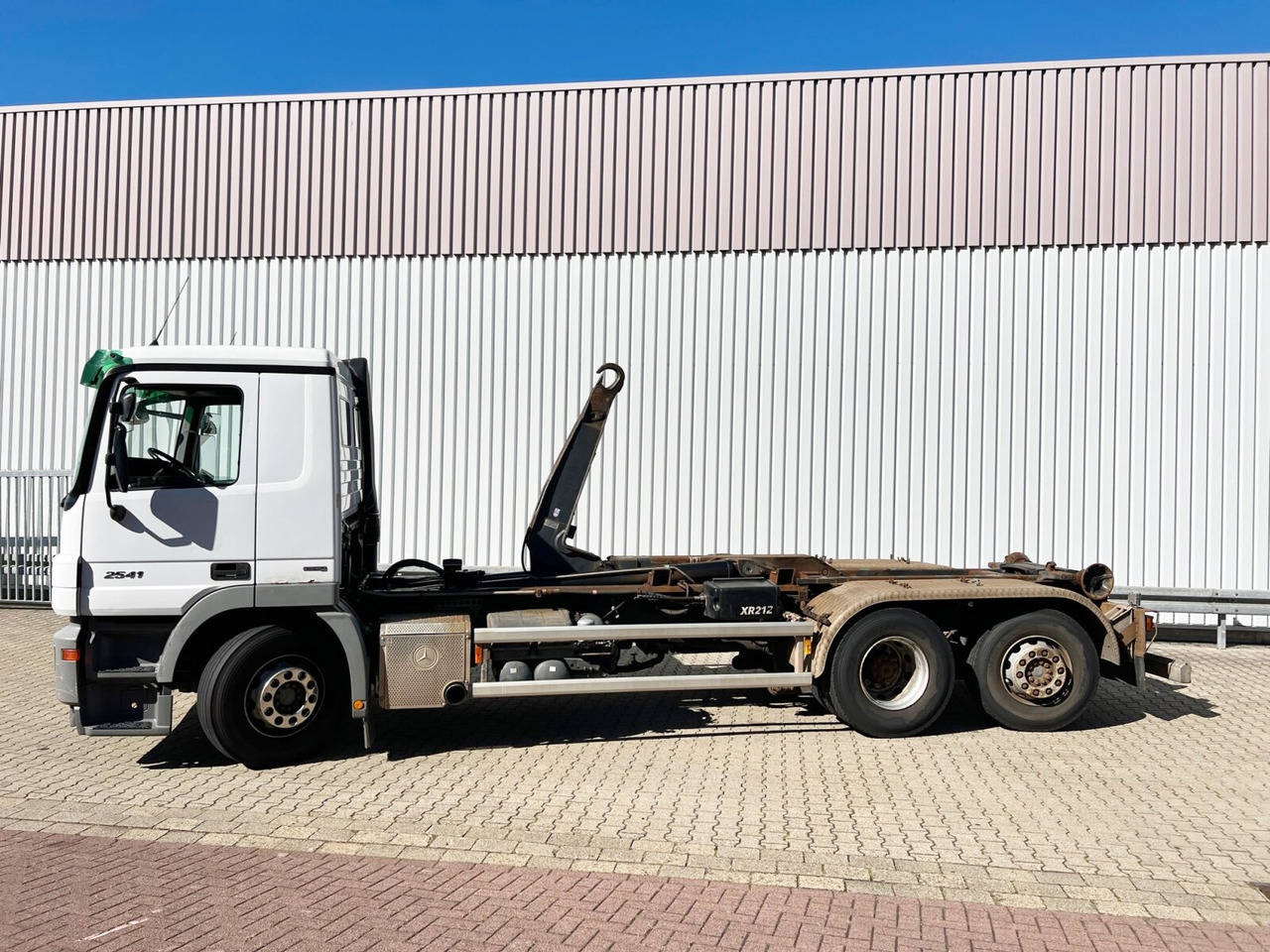 Kamion sa hidrauličnom kukom Mercedes-Benz Actros 2541 L 6x2 Actros 2541 L 6x2/48 Retarder, Lenk-/Liftachse: slika 14 Kamion sa hidrauličnom kukom Mercedes-Benz Actros 2541 L 6x2 Actros 2541 L 6x2/48 Retarder, Lenk-/Liftachse: slika 14