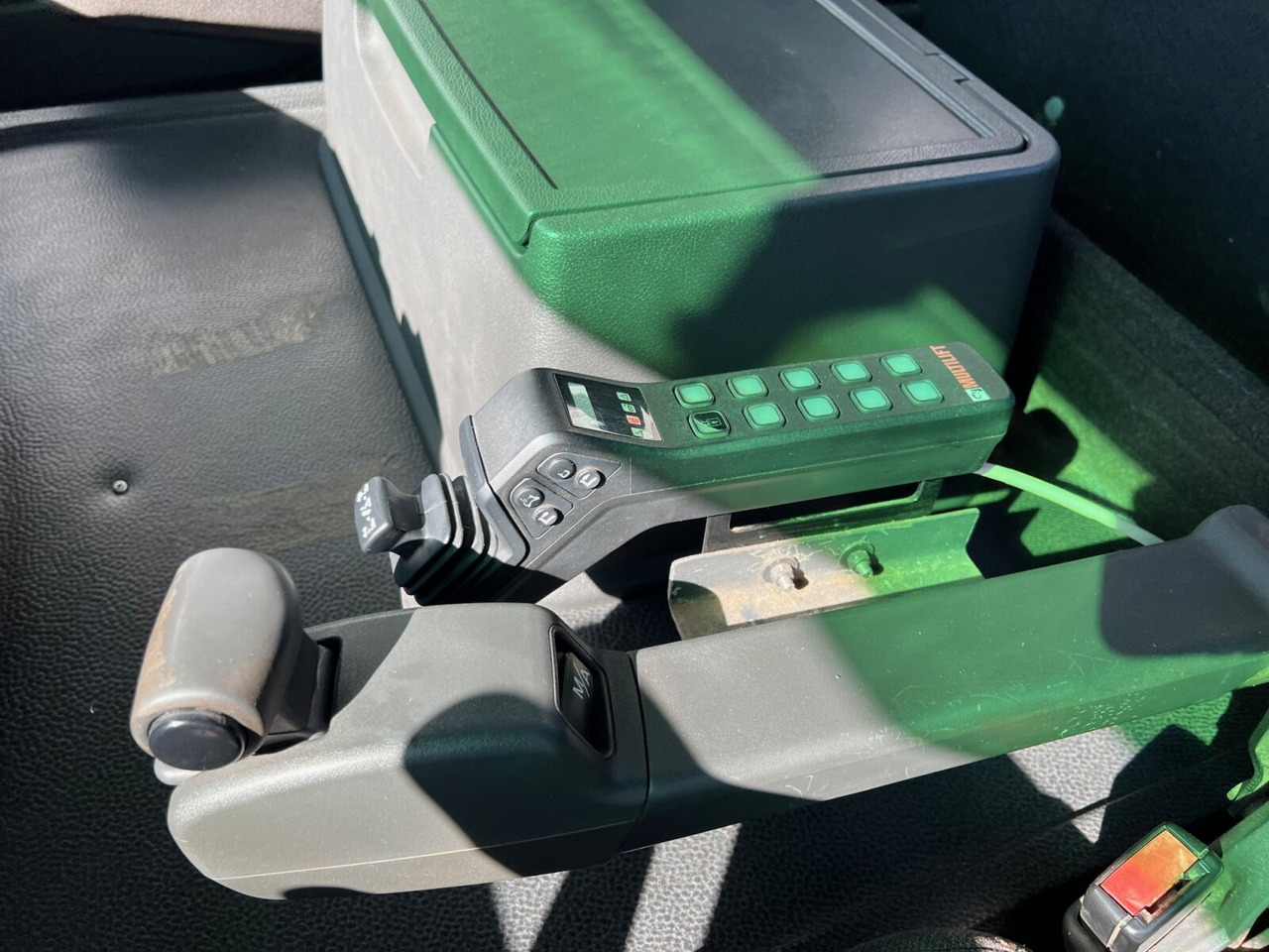 Kamion sa hidrauličnom kukom Mercedes-Benz Actros 2541 L 6x2 Actros 2541 L 6x2/48 Retarder, Lenk-/Liftachse: slika 6 Kamion sa hidrauličnom kukom Mercedes-Benz Actros 2541 L 6x2 Actros 2541 L 6x2/48 Retarder, Lenk-/Liftachse: slika 6