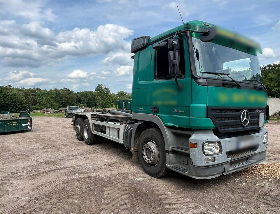 Mercedes-Benz Actros 2544 L 6x2 Actros 2544 L 6x2, Lenkachse, 2x AHK - Kamion sa hidrauličnom kukom: slika 1 Mercedes-Benz Actros 2544 L 6x2 Actros 2544 L 6x2, Lenkachse, 2x AHK - Kamion sa hidrauličnom kukom: slika 1