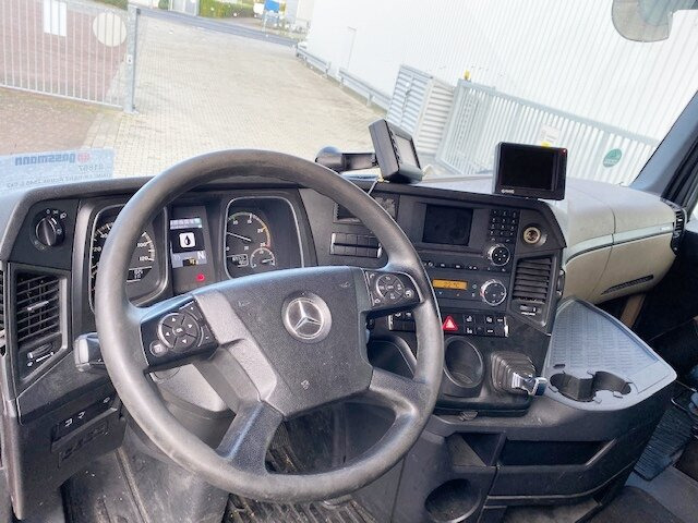 Mercedes-Benz Actros 2545 L 6x2 Actros 2545 L 6x2, StreamSpace, Liftachse, Bi-Xenon - Kamion sa golom šasijom i zatvorenom kabinom: slika 3 Mercedes-Benz Actros 2545 L 6x2 Actros 2545 L 6x2, StreamSpace, Liftachse, Bi-Xenon - Kamion sa golom šasijom i zatvorenom kabinom: slika 3