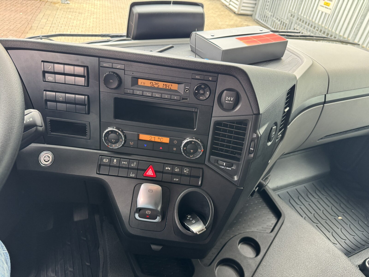 Kamion sa hidrauličnom kukom novi Mercedes-Benz Actros 2548 L 6x2 Actros 2548 L 6x2, Retarder, Lenk-/Liftachse: slika 6