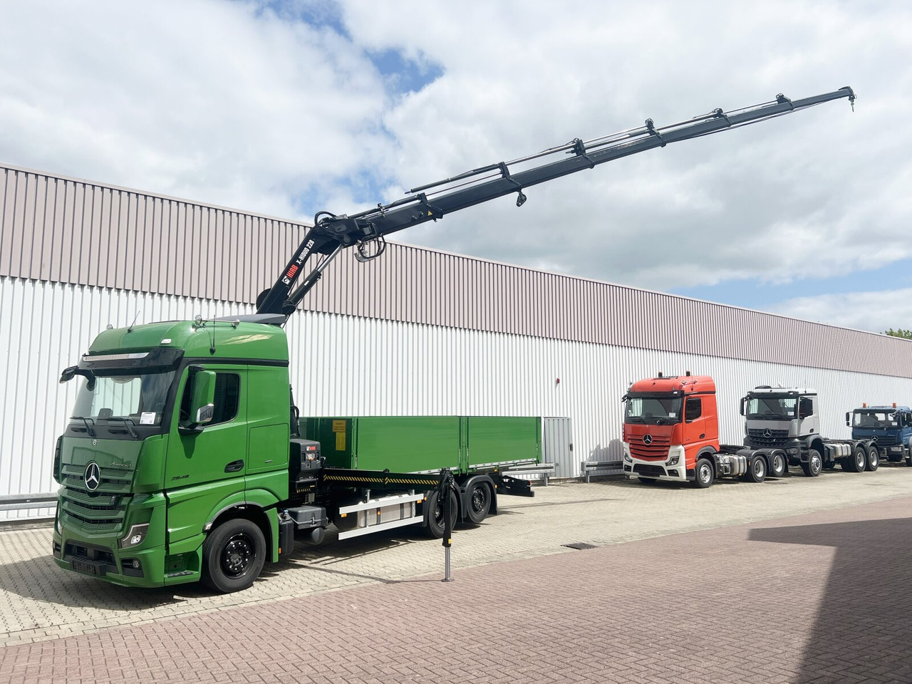 Mercedes-Benz Actros 2548 L 6x2 Actros 2548 L 6x2 mit Kran Hiab X-HiDuo 228 - Kamion sa dizalicom: slika 1 Mercedes-Benz Actros 2548 L 6x2 Actros 2548 L 6x2 mit Kran Hiab X-HiDuo 228 - Kamion sa dizalicom: slika 1