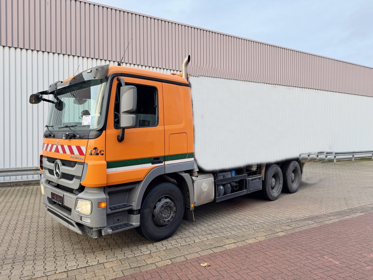 Mercedes-Benz Actros 2641/48 L 6x4 Actros 2641/48 L 6x4 - Kamion sa golom šasijom i zatvorenom kabinom: slika 1 Mercedes-Benz Actros 2641/48 L 6x4 Actros 2641/48 L 6x4 - Kamion sa golom šasijom i zatvorenom kabinom: slika 1
