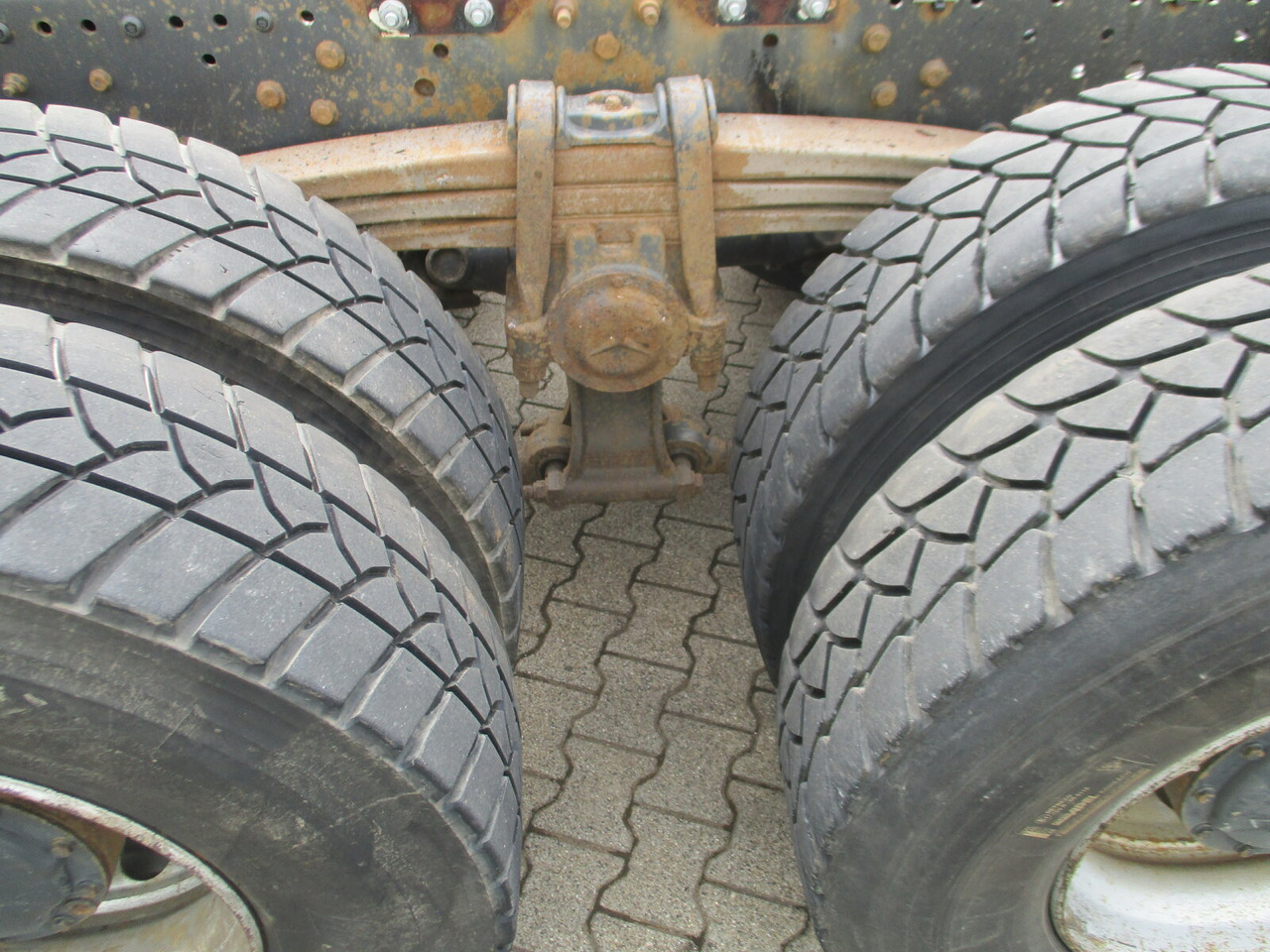 Mercedes-Benz Actros 2644/48 K 6x4 Actros 2644/48 K 6x4 - Kamion sa golom šasijom i zatvorenom kabinom: slika 2 Mercedes-Benz Actros 2644/48 K 6x4 Actros 2644/48 K 6x4 - Kamion sa golom šasijom i zatvorenom kabinom: slika 2