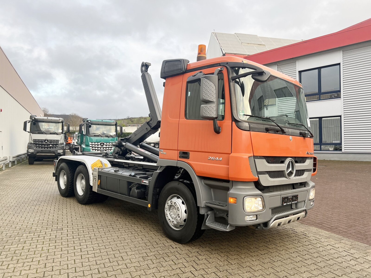Interior photo 2: Kamion sa hidrauličnom kukom Mercedes-Benz Actros 2644/48 K 6x4 Actros 2644/48 K 6x4, Hiab Multilift