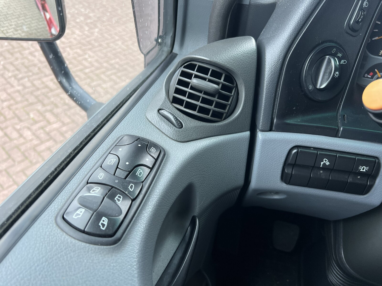 Mercedes-Benz Actros 3346 AK 6x6 Actros 3346 AK 6x6 - Kamion sa golom šasijom i zatvorenom kabinom: slika 5 Mercedes-Benz Actros 3346 AK 6x6 Actros 3346 AK 6x6 - Kamion sa golom šasijom i zatvorenom kabinom: slika 5