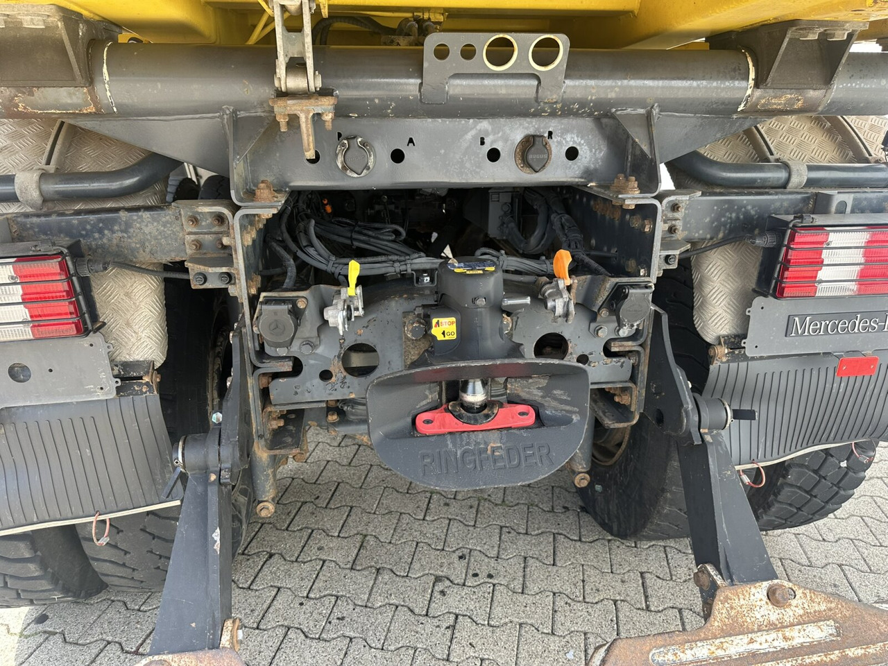 Mercedes-Benz Actros 3348 AK 6x6 Actros 3348 AK 6x6, Bordmatik links - Istovarivač: slika 2 Mercedes-Benz Actros 3348 AK 6x6 Actros 3348 AK 6x6, Bordmatik links - Istovarivač: slika 2