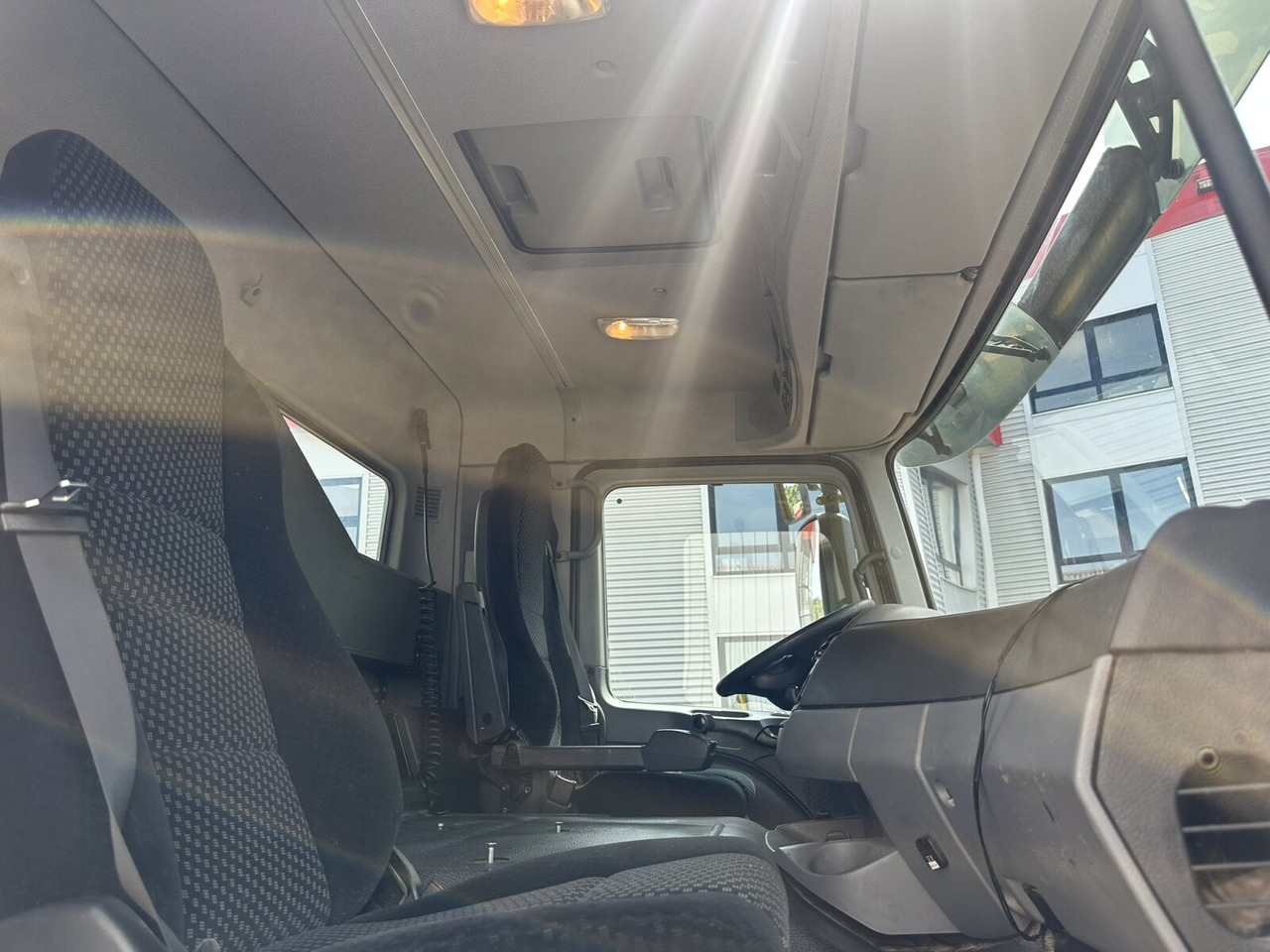 Mercedes-Benz Actros 3348 AK 6x6 Actros 3348 AK 6x6, Bordmatik links - Istovarivač: slika 5 Mercedes-Benz Actros 3348 AK 6x6 Actros 3348 AK 6x6, Bordmatik links - Istovarivač: slika 5