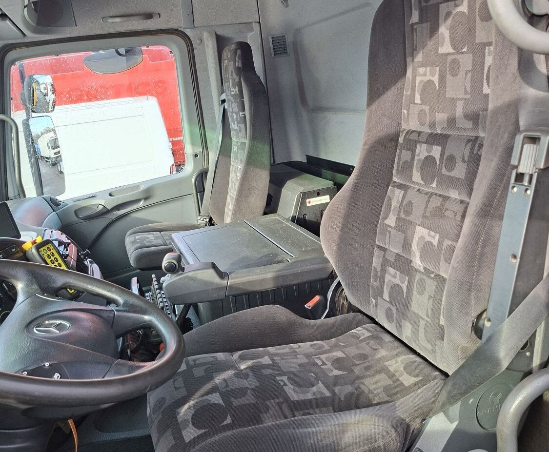 Mercedes-Benz Actros 4146 K 8x4/4 Actros 4146 K 8x4/4, Retarder, Kran Hiab XS 477 E-7 HiPro, Flyjib, Seilwinde, Funk - Kamion sa hidrauličnom kukom, Kamion sa dizalicom: slika 3 Mercedes-Benz Actros 4146 K 8x4/4 Actros 4146 K 8x4/4, Retarder, Kran Hiab XS 477 E-7 HiPro, Flyjib, Seilwinde, Funk - Kamion sa hidrauličnom kukom, Kamion sa dizalicom: slika 3