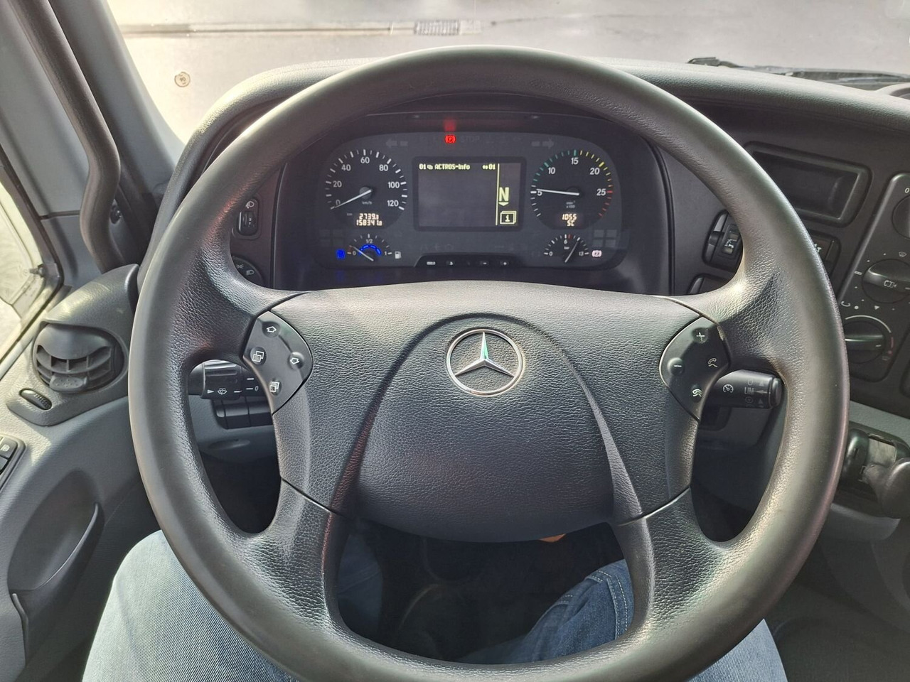 Mercedes-Benz Actros 4146 K 8x4/4 Actros 4146 K 8x4/4, Retarder, Kran Hiab XS 477 E-7 HiPro, Seilwinde, 2x Funk - Kamion sa hidrauličnom kukom, Kamion sa dizalicom: slika 4 Mercedes-Benz Actros 4146 K 8x4/4 Actros 4146 K 8x4/4, Retarder, Kran Hiab XS 477 E-7 HiPro, Seilwinde, 2x Funk - Kamion sa hidrauličnom kukom, Kamion sa dizalicom: slika 4