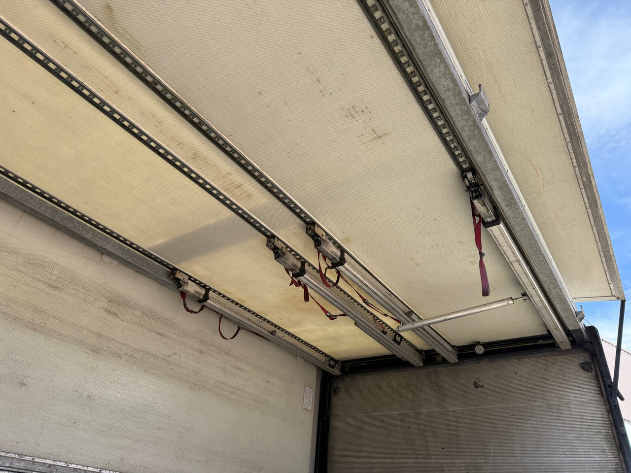 Mercedes-Benz Antos 1836 L 4x2 Antos 1836 L 4x2, Getränkekoffer, LBW Dautel - Kamion sa zatvorenim sandukom: slika 4 Mercedes-Benz Antos 1836 L 4x2 Antos 1836 L 4x2, Getränkekoffer, LBW Dautel - Kamion sa zatvorenim sandukom: slika 4