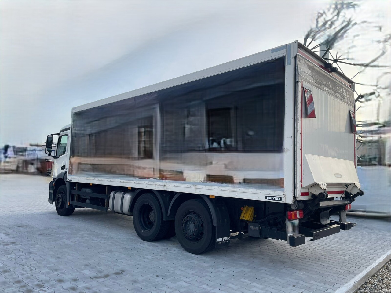 Mercedes-Benz Antos 2535 L 6x2 Antos 2535 L 6x2, Lenk-/Liftachse, LBW BÄR - Kamion sa zatvorenim sandukom: slika 2 Mercedes-Benz Antos 2535 L 6x2 Antos 2535 L 6x2, Lenk-/Liftachse, LBW BÄR - Kamion sa zatvorenim sandukom: slika 2